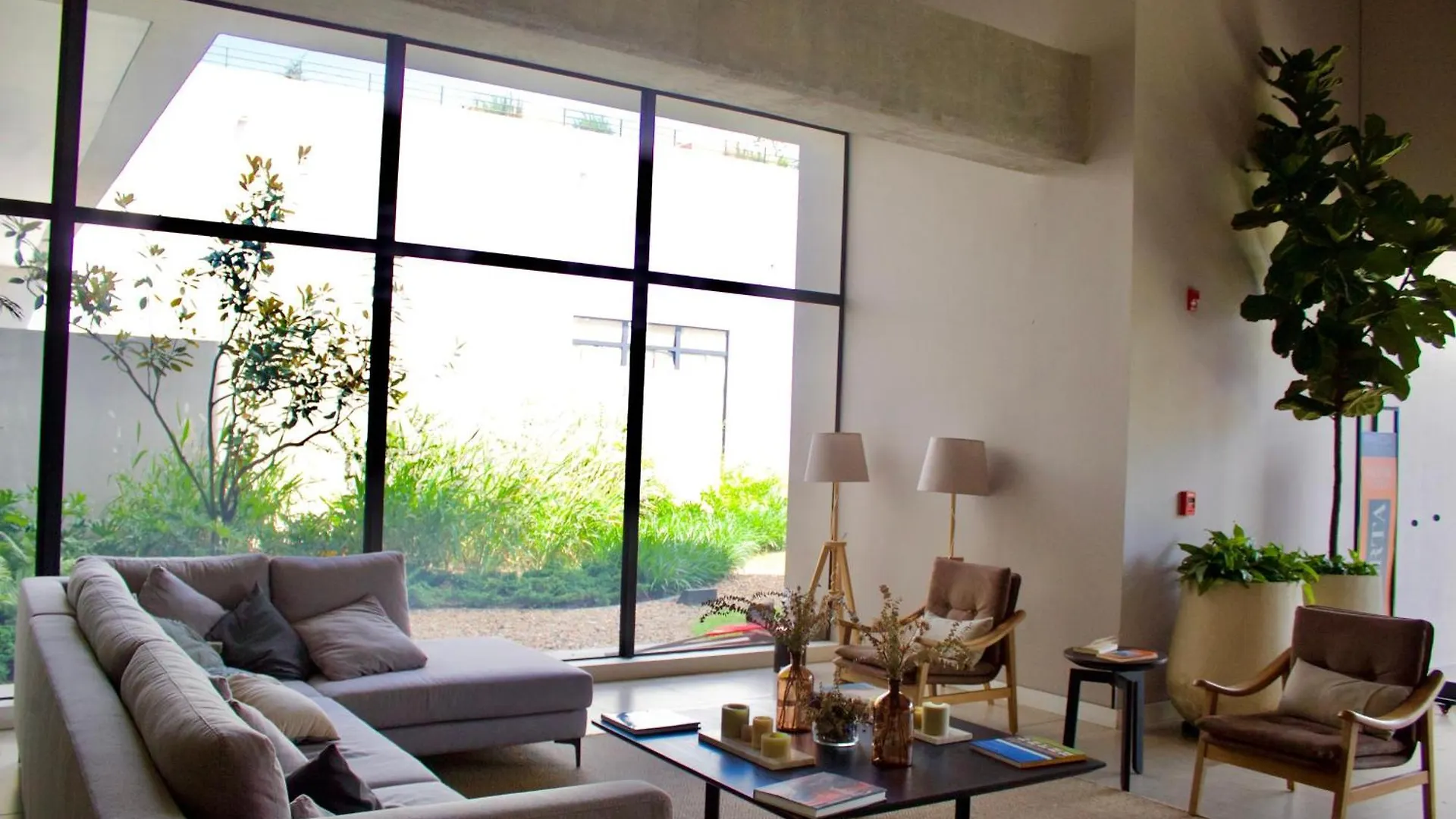 Apartment Business Suite Near To Us Embassy And Corferias By Tsi Property Management, Free Parking Bogota